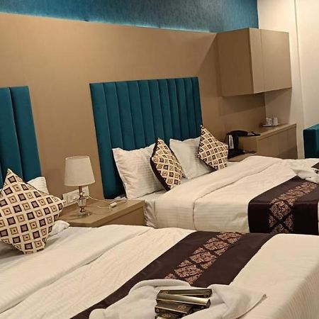 Hotel Royal Square 간디나가르 외부 사진