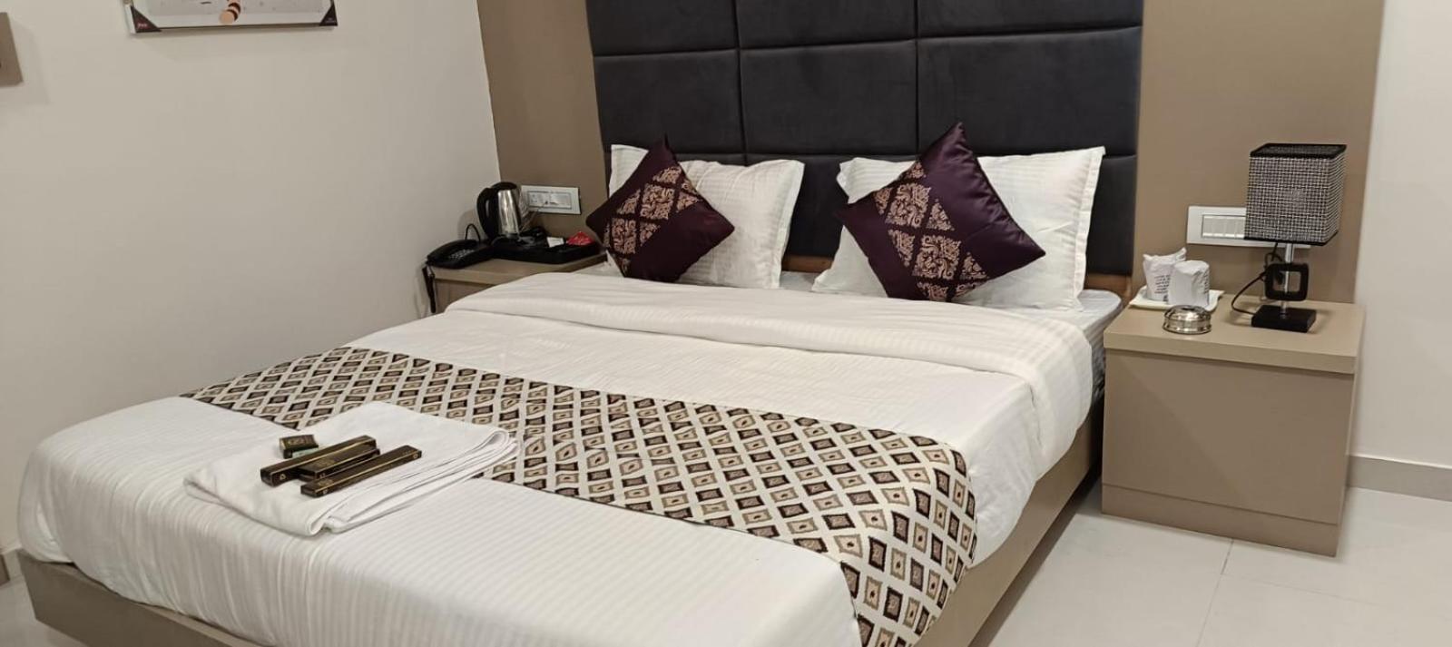 Hotel Royal Square 간디나가르 외부 사진
