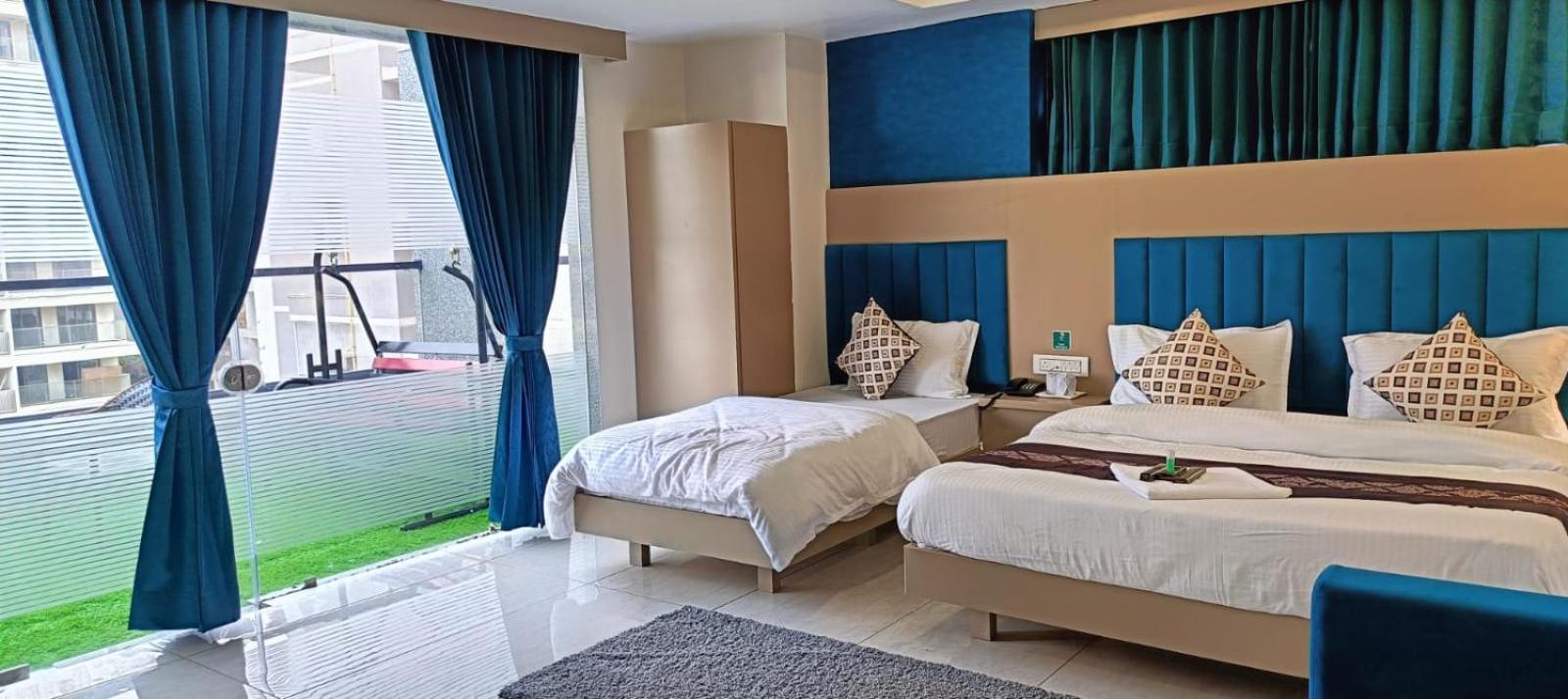 Hotel Royal Square 간디나가르 외부 사진