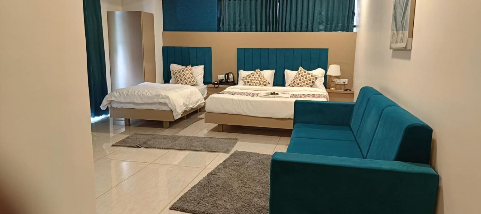 Hotel Royal Square 간디나가르 외부 사진