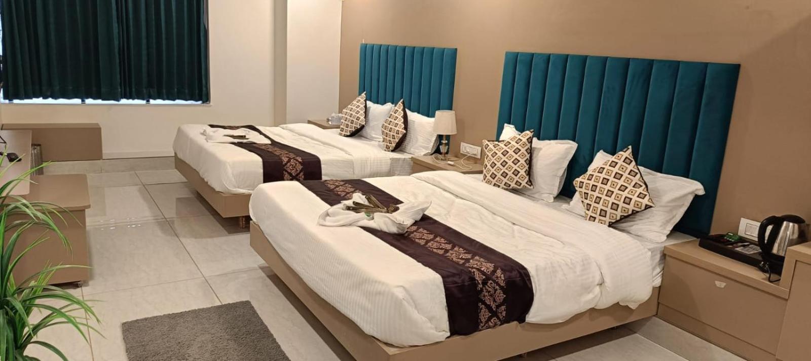 Hotel Royal Square 간디나가르 외부 사진