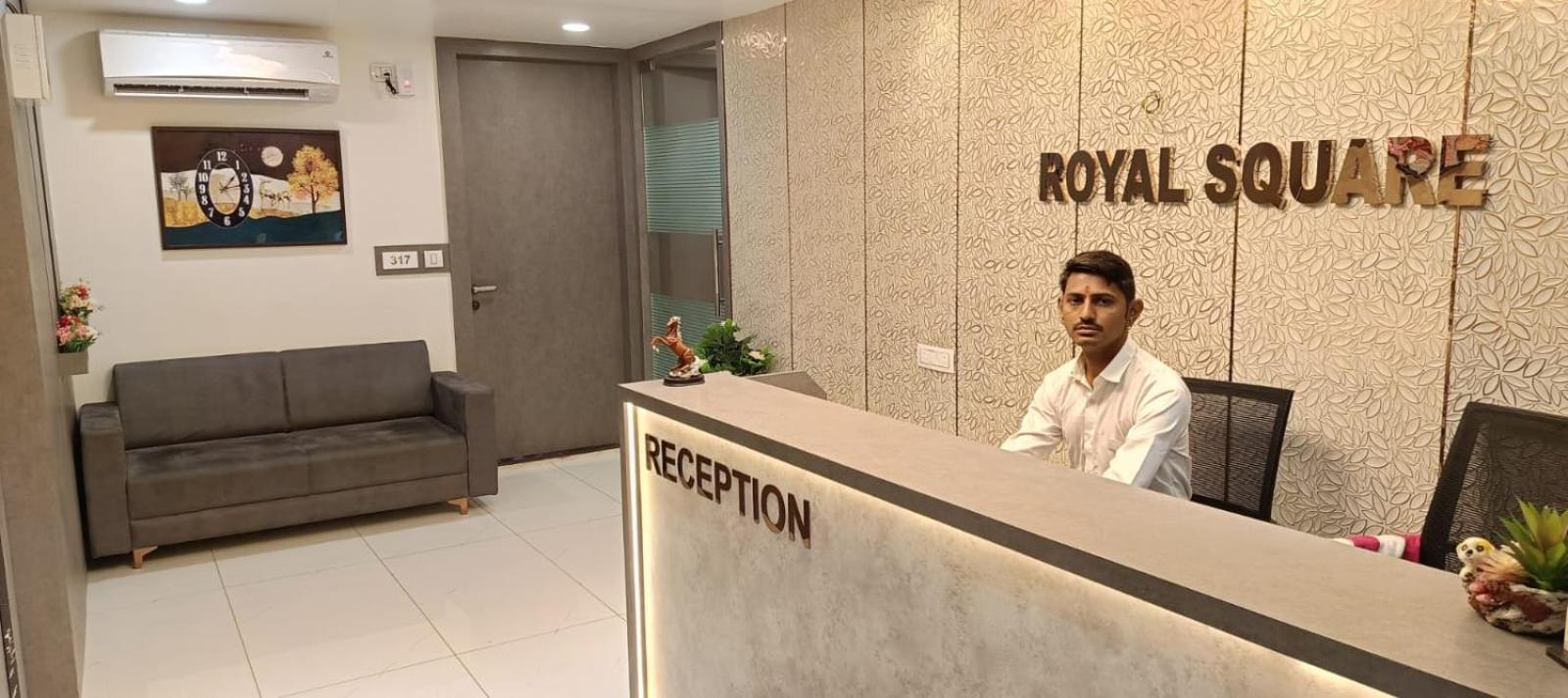 Hotel Royal Square 간디나가르 외부 사진