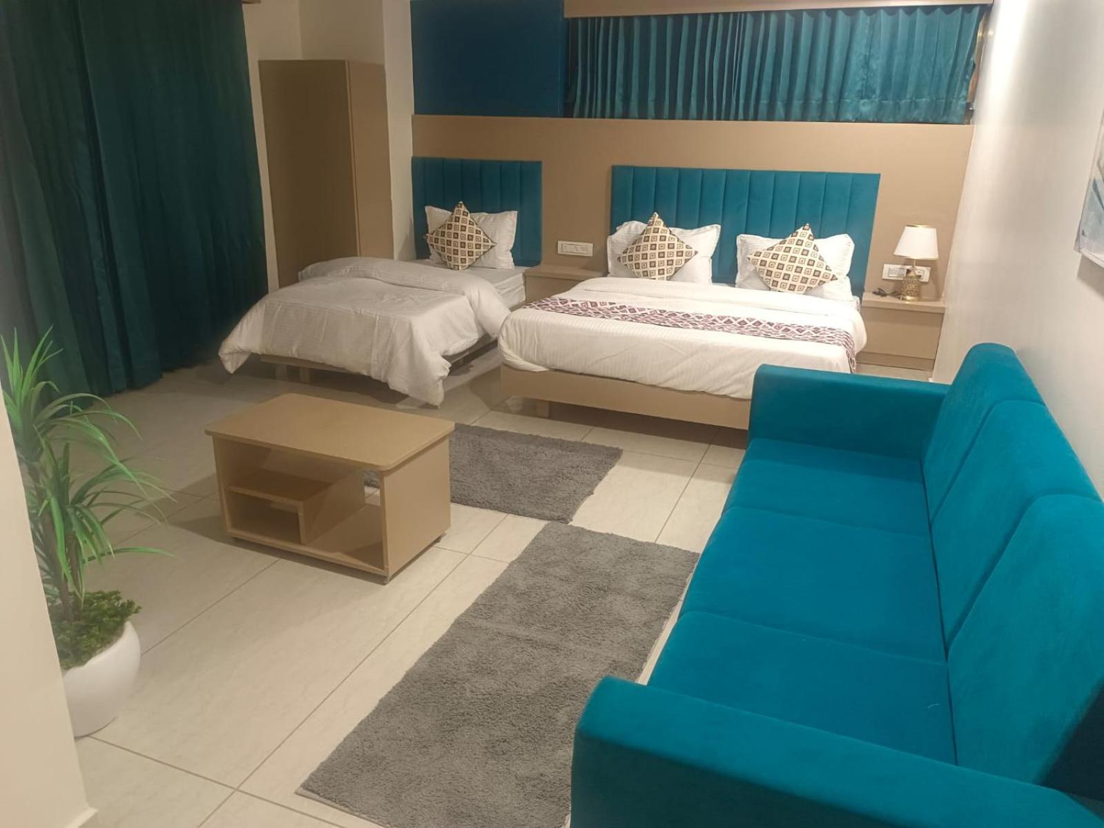 Hotel Royal Square 간디나가르 외부 사진