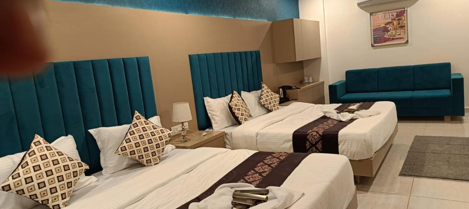 Hotel Royal Square 간디나가르 외부 사진